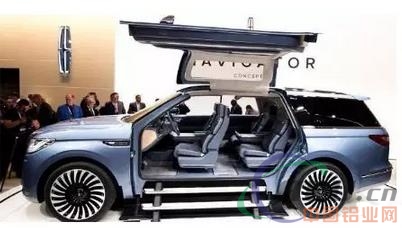 福特铝制车身林领航员SUV在2018年底特律车展上获奖
