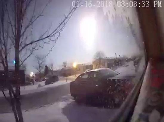 罕见！火流星横扫美国密歇根州 陨石坠地引发地震